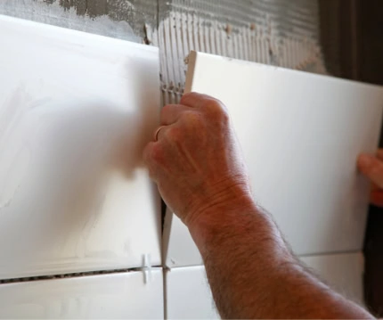 Komplette Installation des behindertengerechten Bades